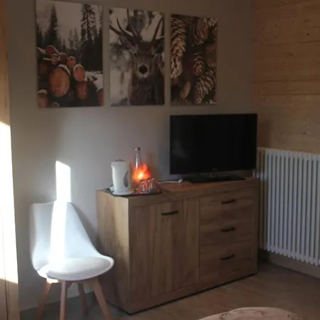 Holiday home Aglichalet Bosco-vasca Idromassaggio Privata, Condivisa Tra I Due Chalet, Con Parcheggio Privato Gratuito E Colonnina Ricarica Auto Veloce Con Supplemento Domodossola