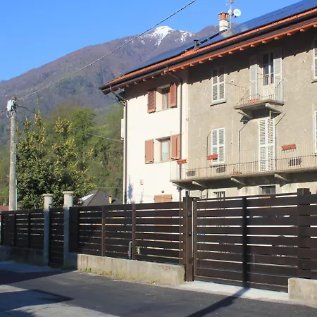 Сasa de vacaciones Aglichalet Bosco-vasca Idromassaggio Con Parcheggio Privato E Colonnina Ricarica Auto Elettrica Con Supplemento Domodossola