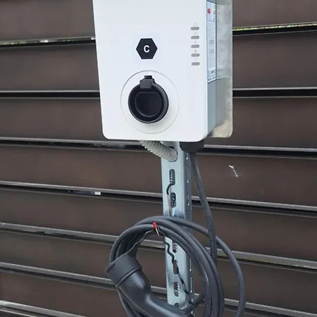 Aglichalet Bosco-vasca Idromassaggio Con Parcheggio Privato E Colonnina Ricarica Auto Elettrica Con Supplemento Σπίτι διακοπών