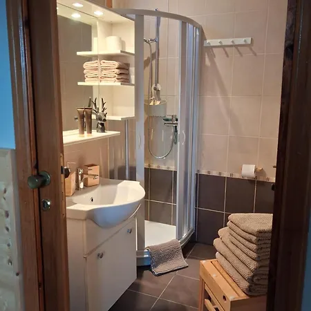 Aglichalet Bosco-vasca Idromassaggio Con Parcheggio Privato E Colonnina Ricarica Auto Elettrica Con Supplemento Domodossola