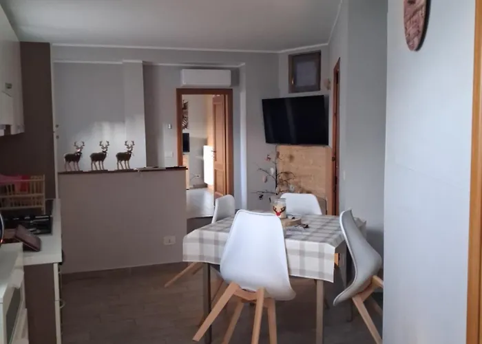 Casa de Férias Aglichalet Bosco-Vasca Idromassaggio Privata, Condivisa Tra I Due Chalet, Con Parcheggio Privato Gratuito E Colonnina Ricarica Auto Veloce Con Supplemento Domodossola